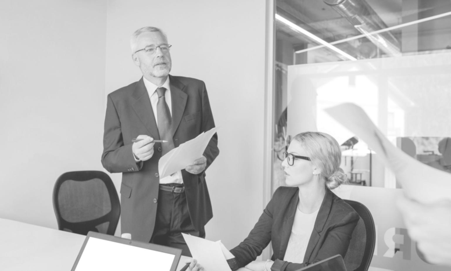 Lernende bei der Gruppenarbeit